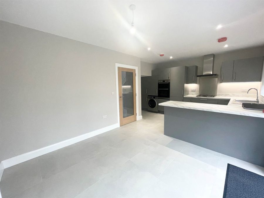 58c Shaftesbury Road