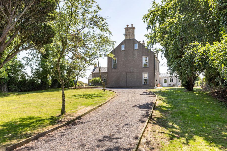 Ballyadam House, 39 Cloughey Road