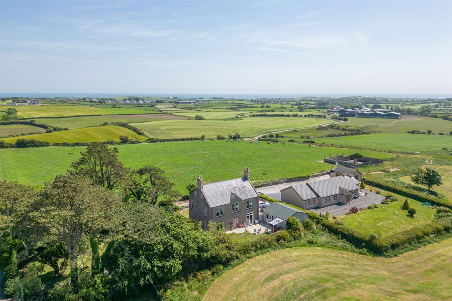 Ballyadam House, 39 Cloughey Road