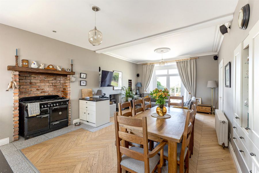 Ballyadam House, 39 Cloughey Road