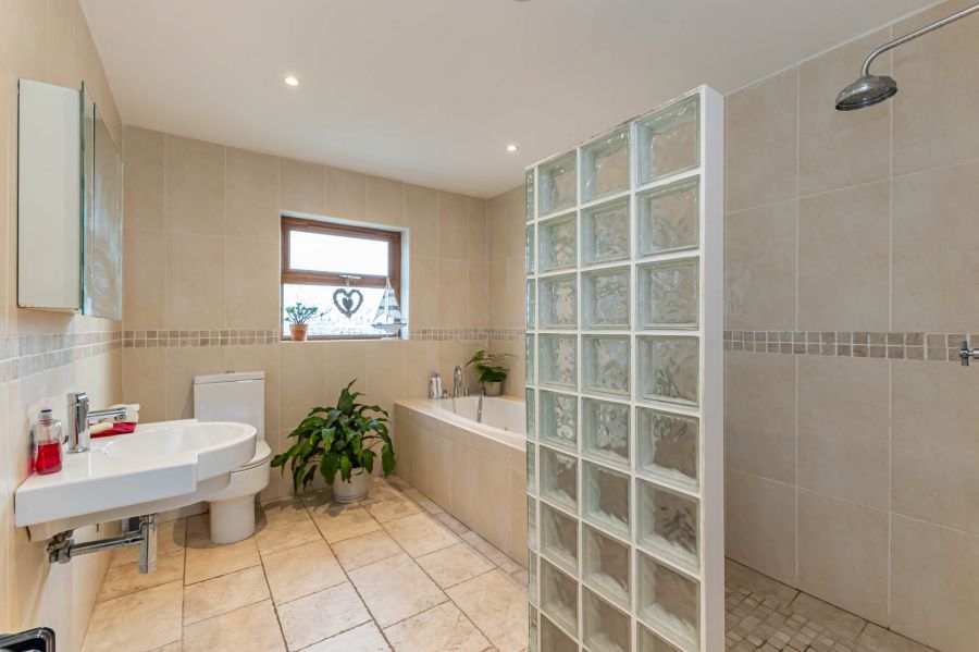 3a Ballygelagh Road