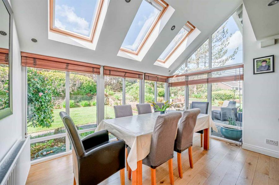 10 Stockbridge Road