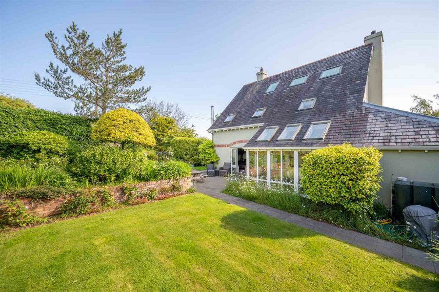 10 Stockbridge Road