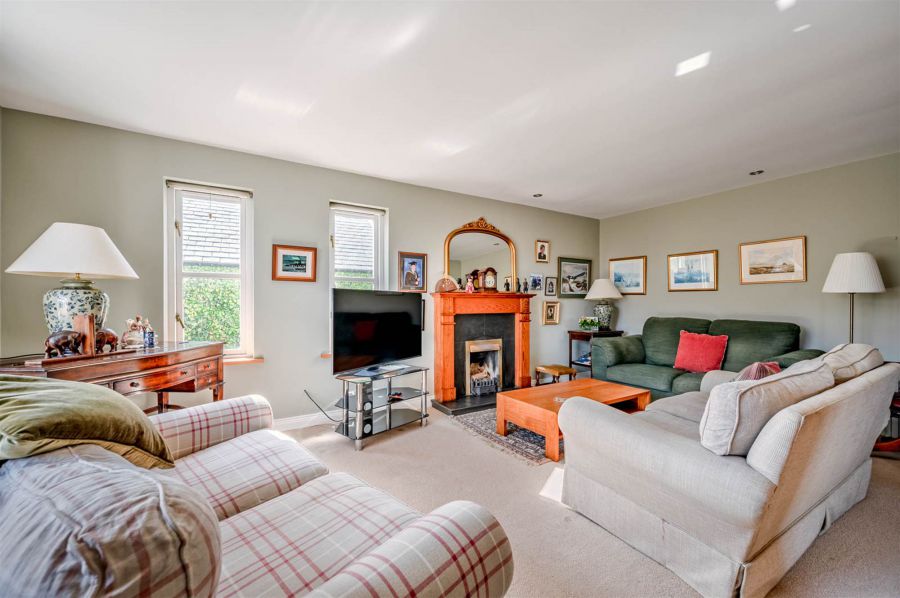 10 Stockbridge Road