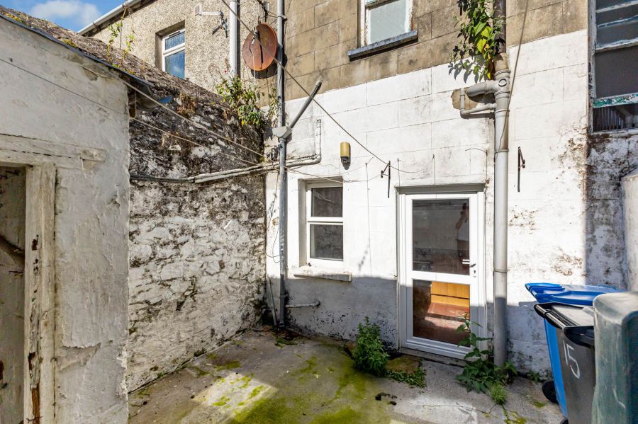 15 Bow Street