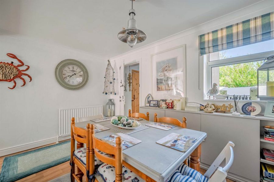 Breeze Cottage, 17 High Street