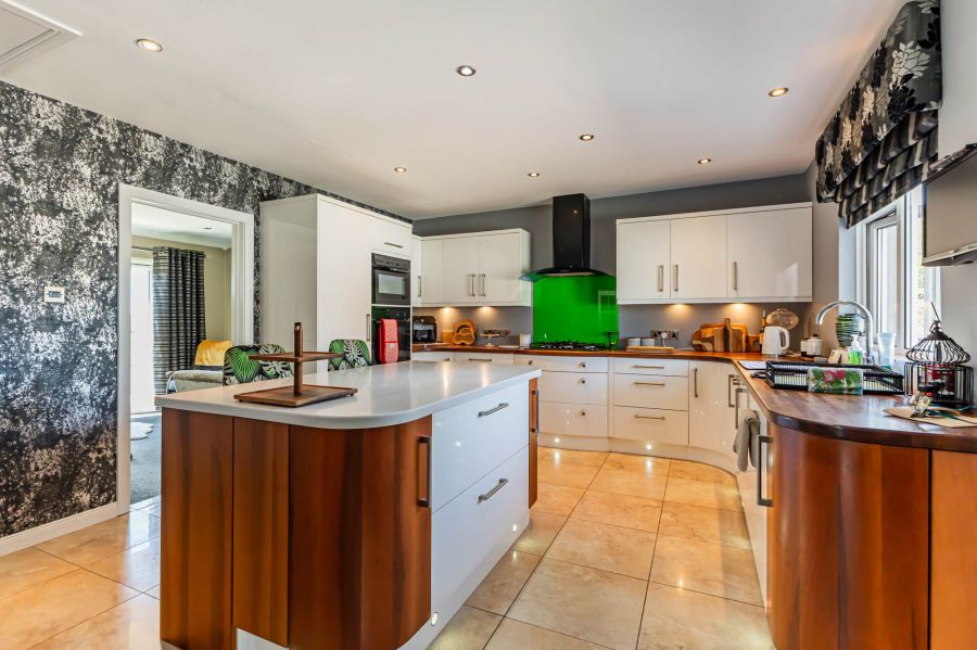 21 Carrowdore Road