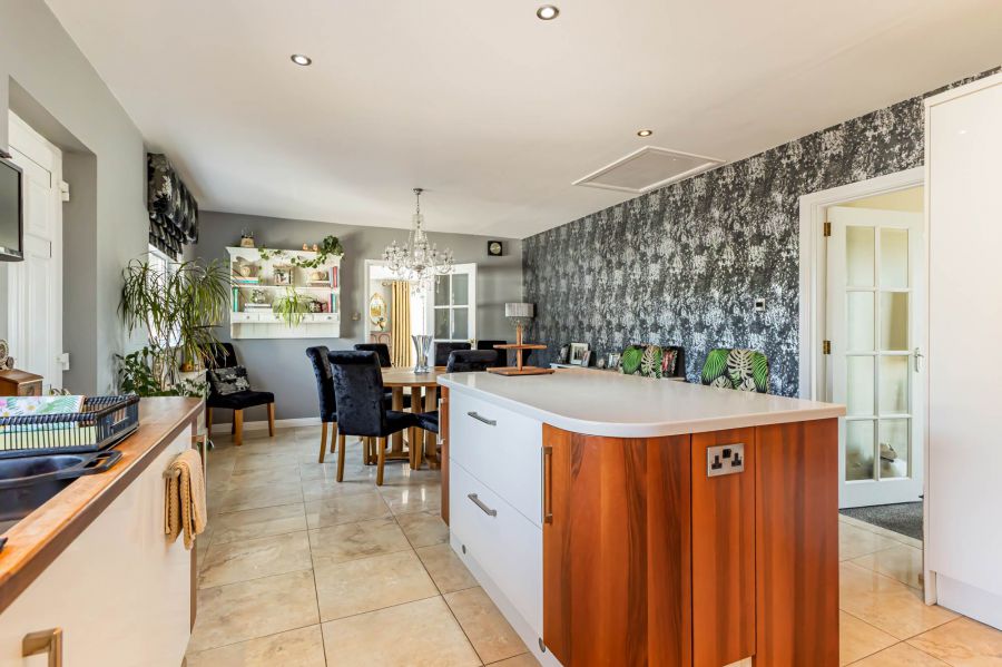 21 Carrowdore Road