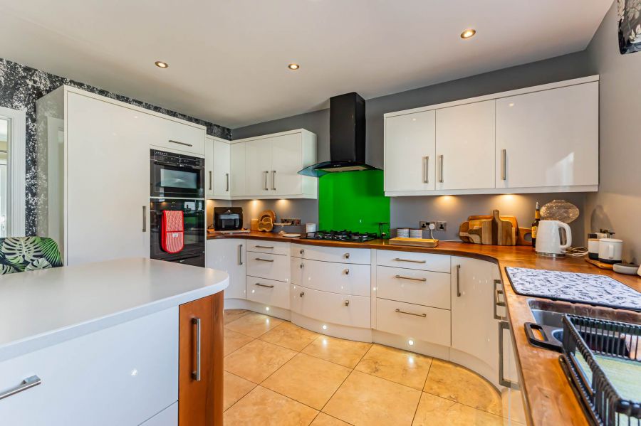 21 Carrowdore Road