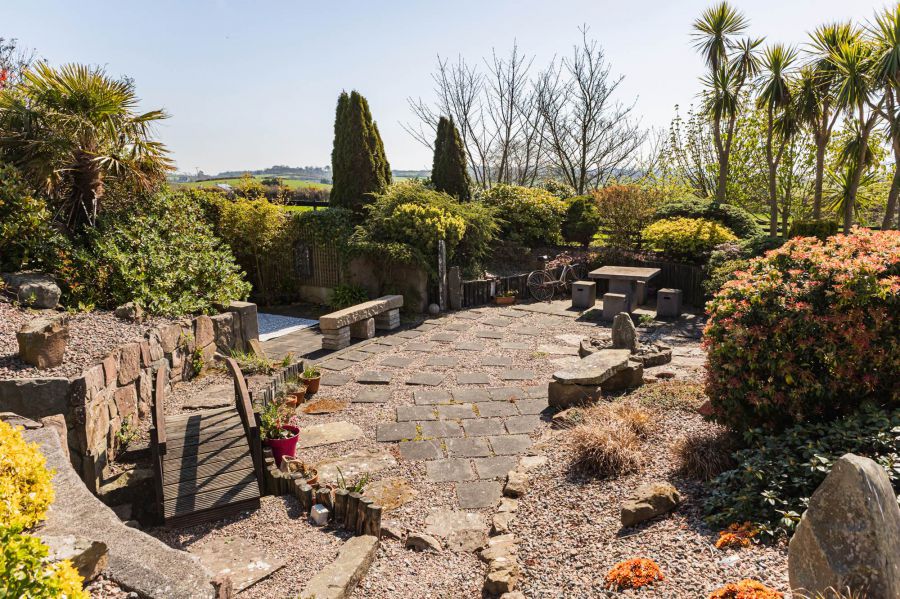 21 Carrowdore Road