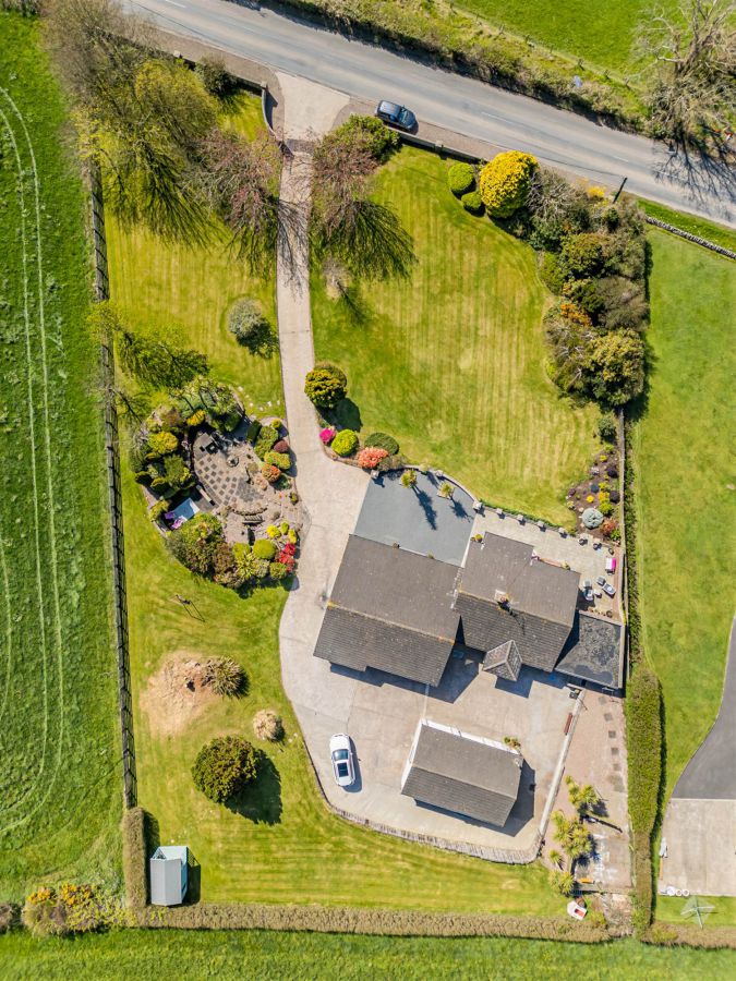 21 Carrowdore Road