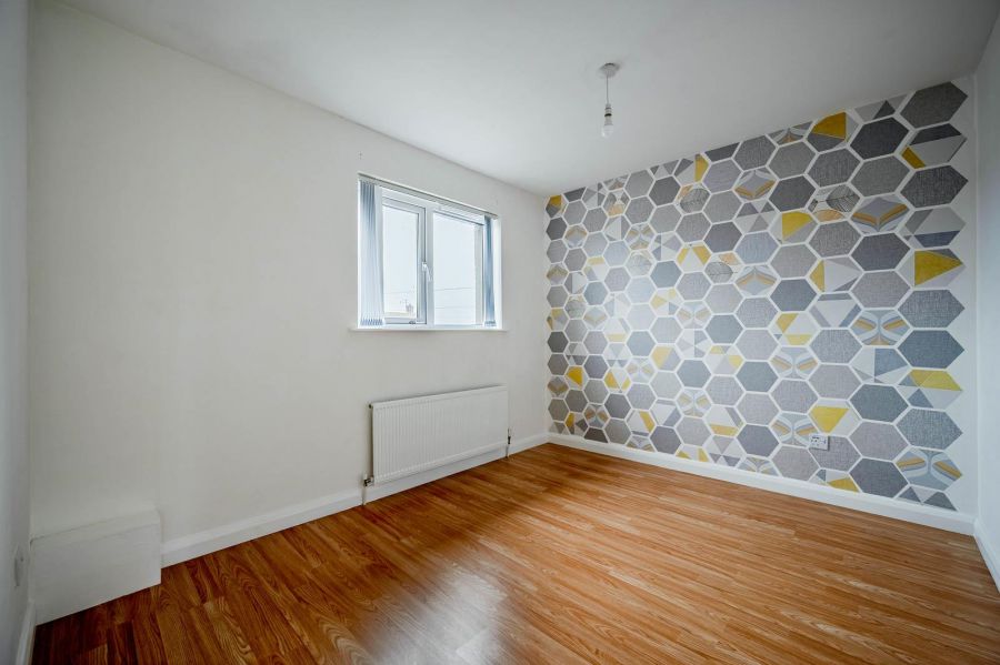 6 Meadow Close