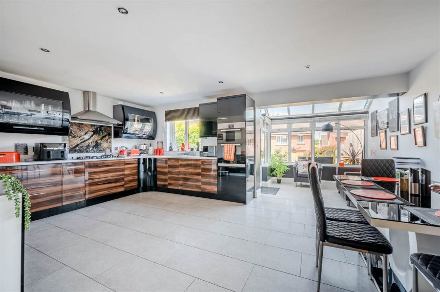10 Ardvanagh Court