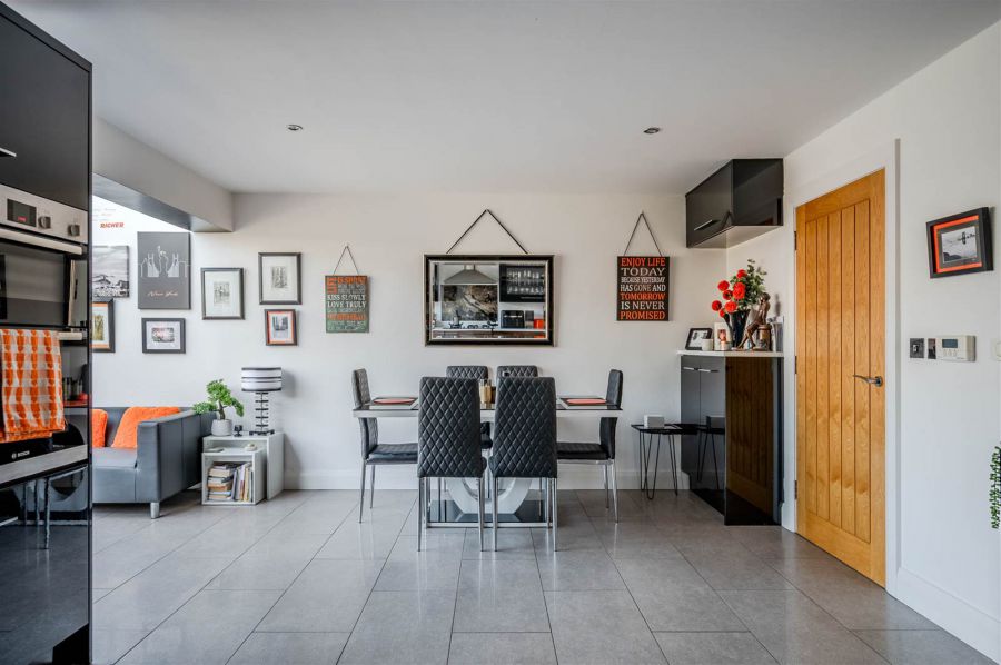 10 Ardvanagh Court