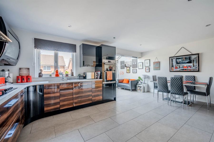10 Ardvanagh Court