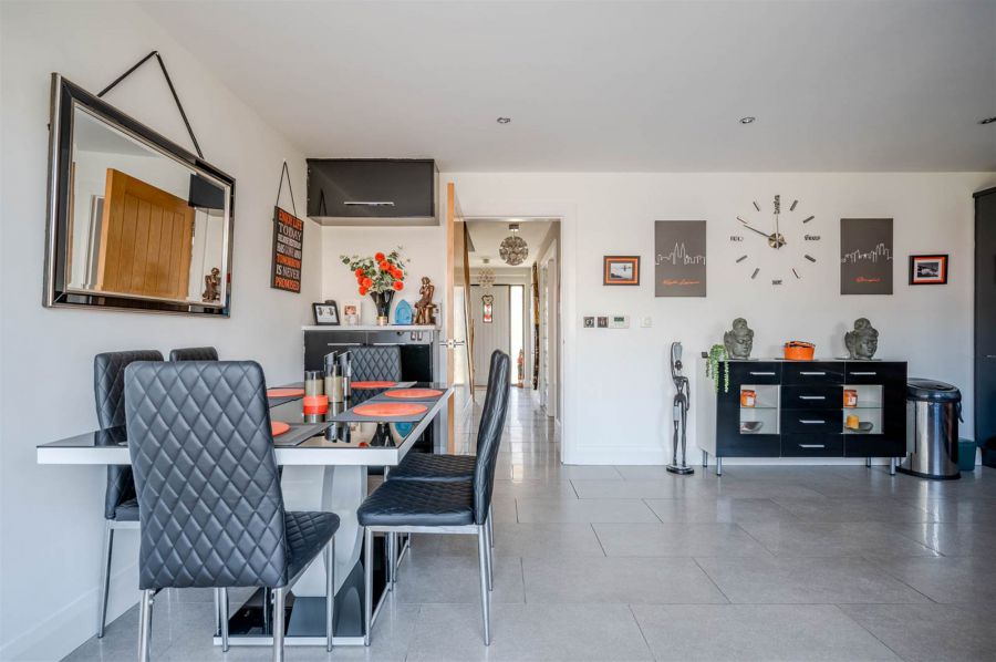 10 Ardvanagh Court