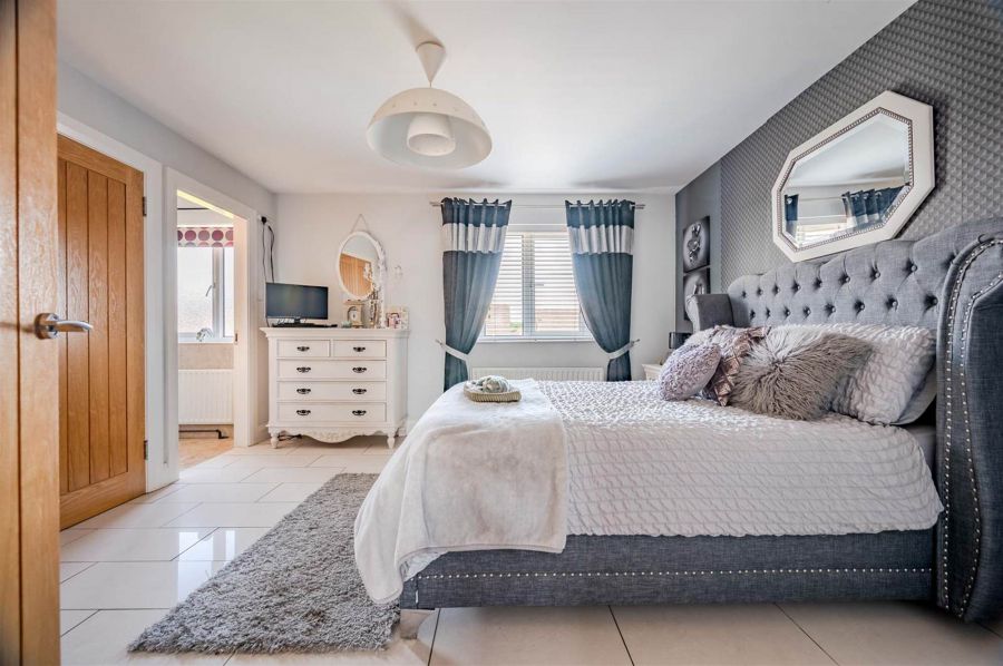 10 Ardvanagh Court