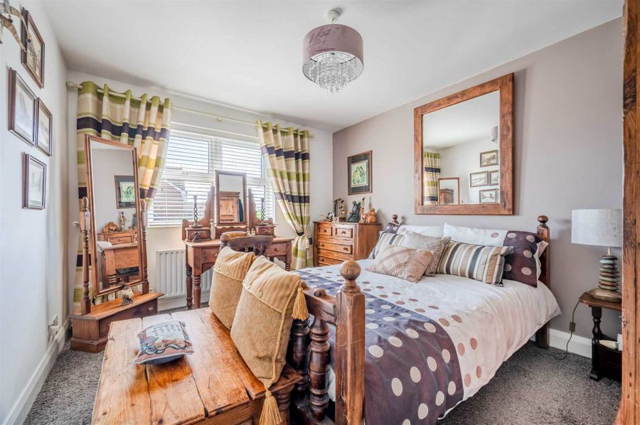10 Ardvanagh Court