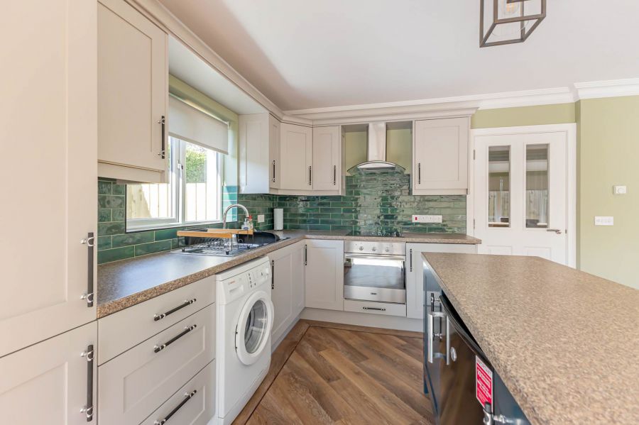 1b Sandhurst Park