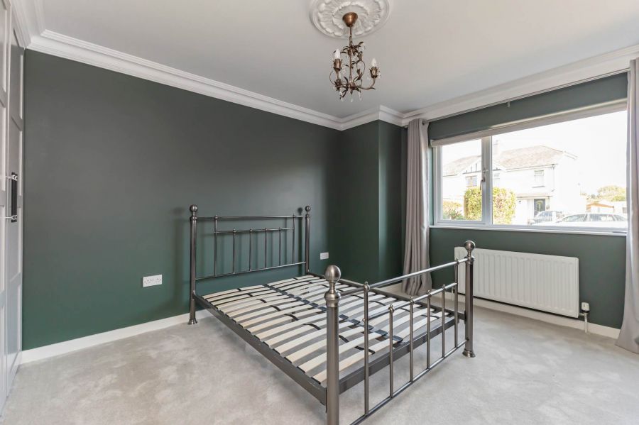 1b Sandhurst Park