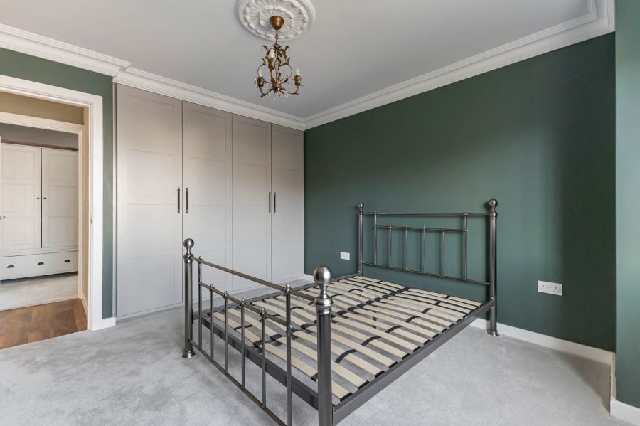 1b Sandhurst Park