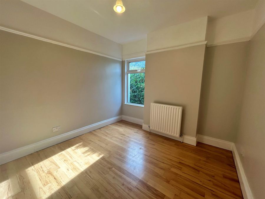 14 Hazeldene Gardens