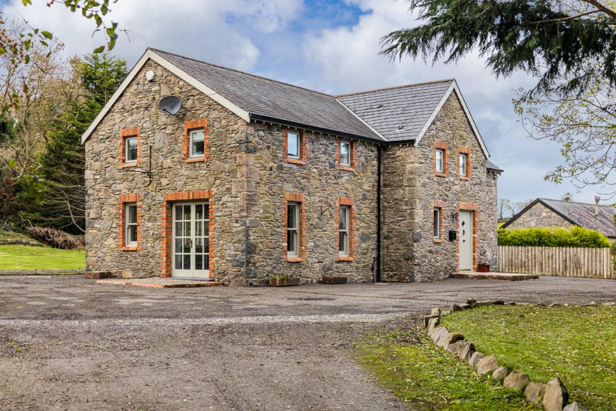12 Coily Hill Road