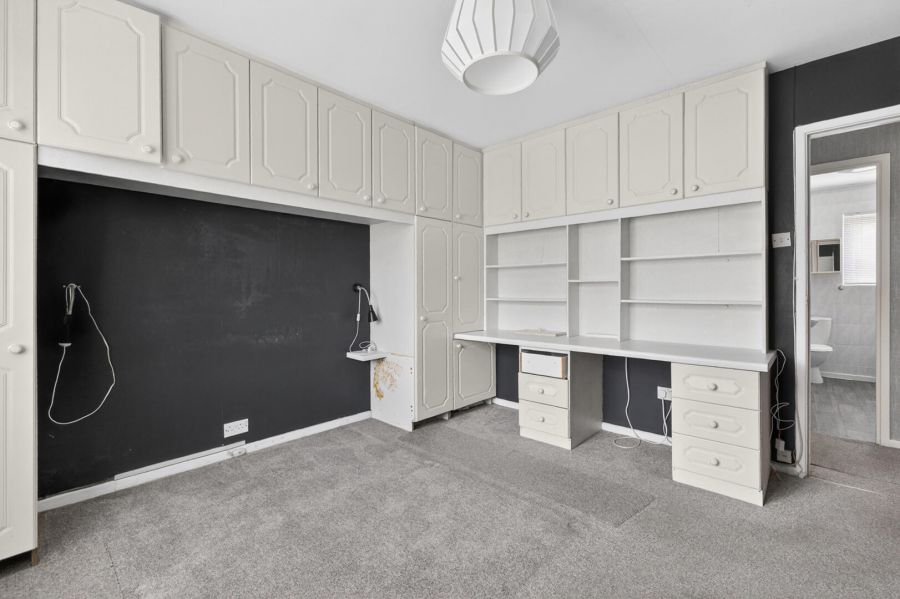 20 Dermott Walk