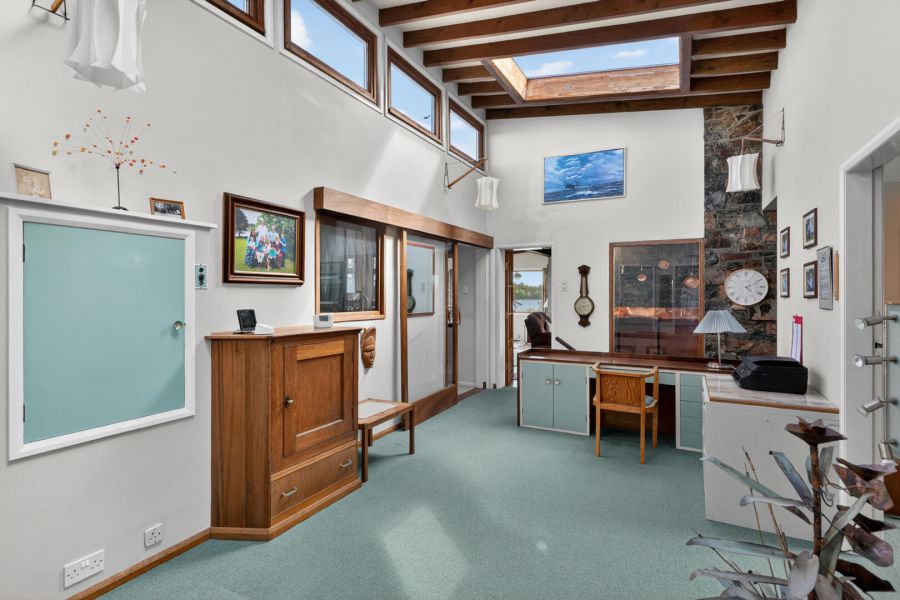 1 Cross Island House