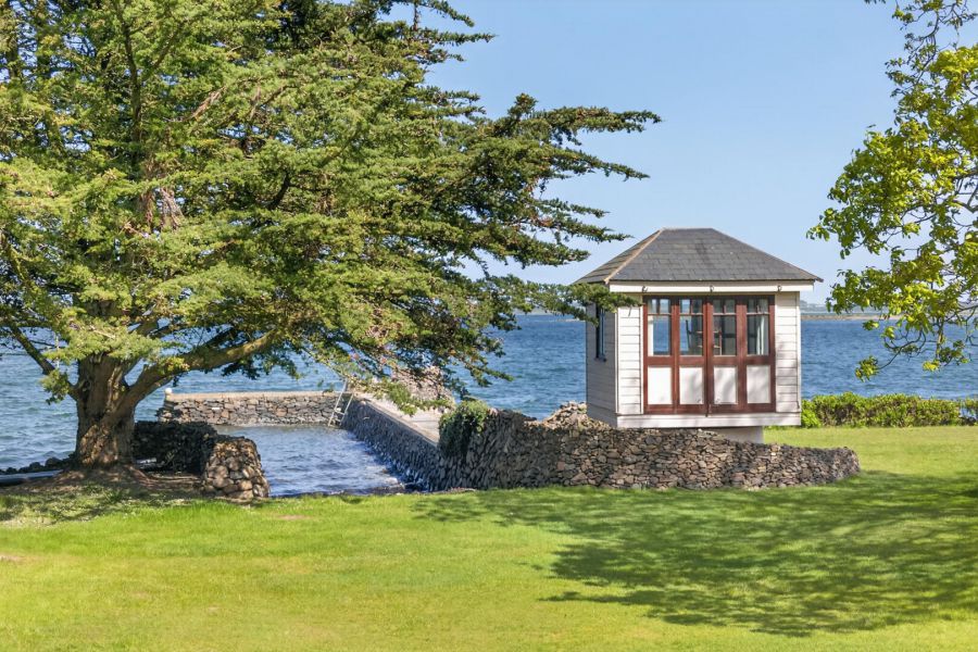 1 Cross Island House