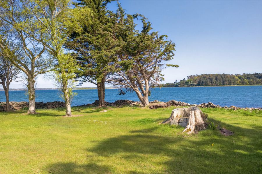 1 Cross Island House