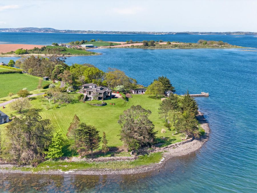 1 Cross Island House