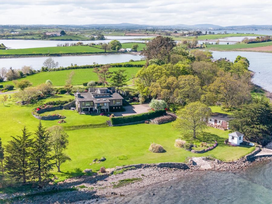 1 Cross Island House