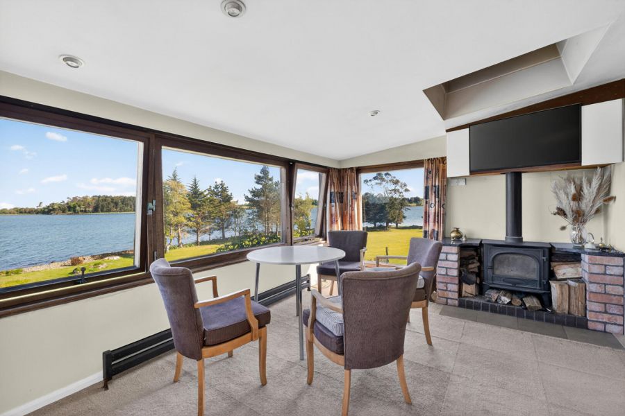 1 Cross Island House