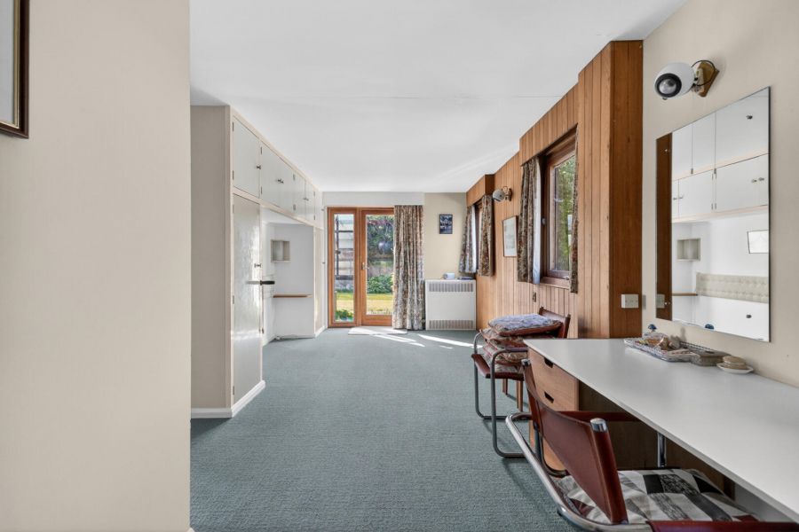1 Cross Island House