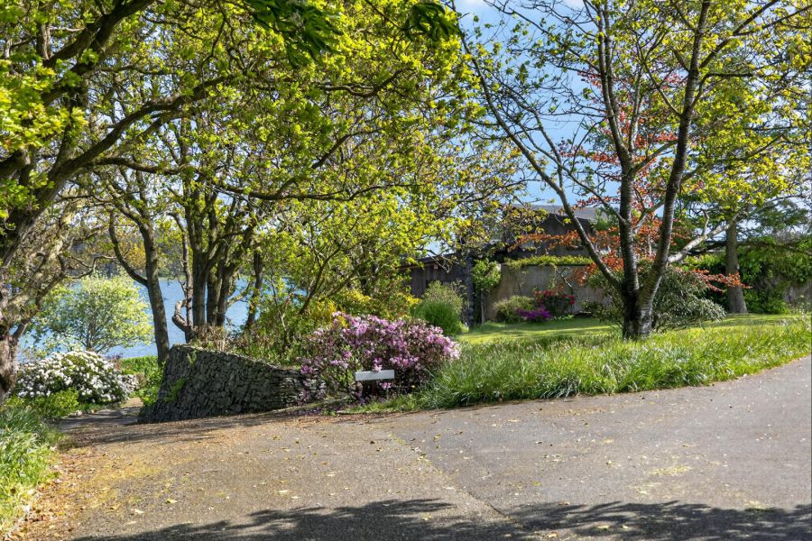 1 Cross Island House
