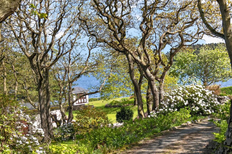 1 Cross Island House