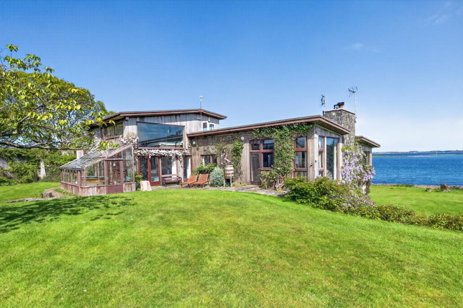 1 Cross Island House
