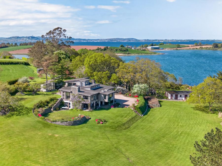 1 Cross Island House