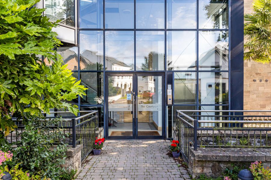 9 The Courtyard