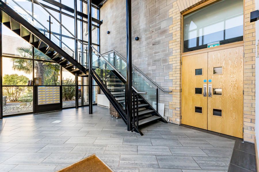 9 The Courtyard