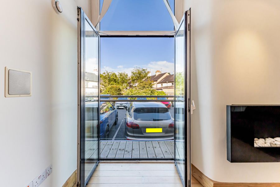 9 The Courtyard