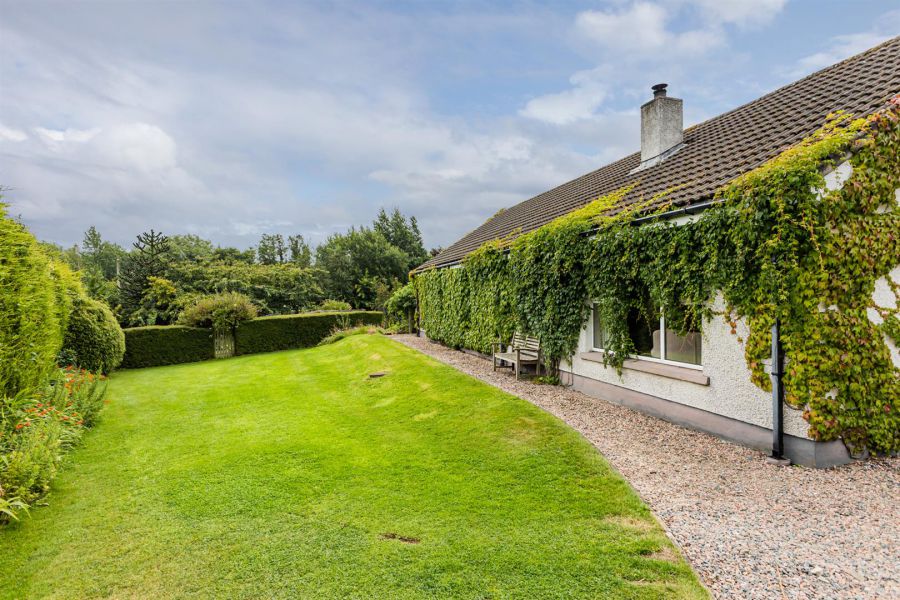 Crabapple Cottage, 29 Craigarusky Road