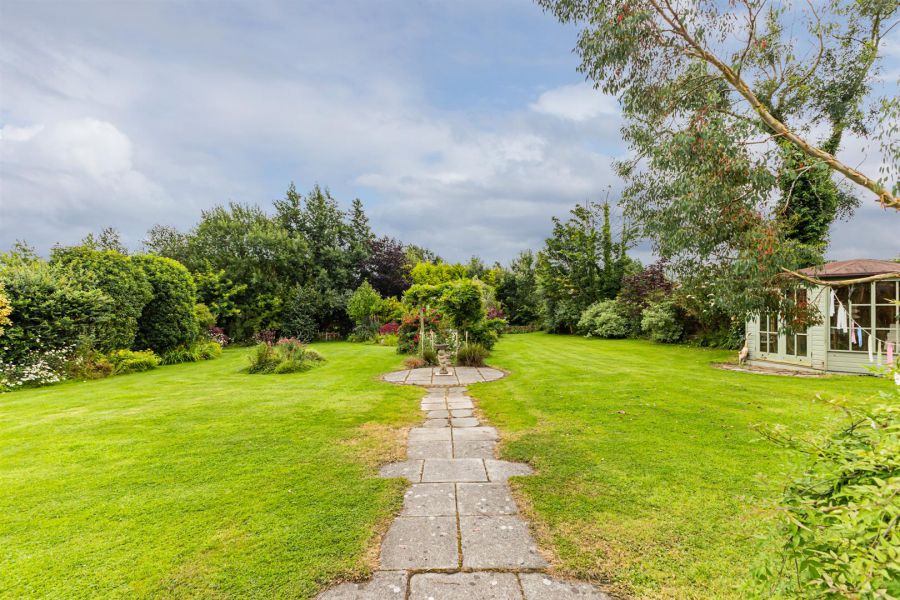 Crabapple Cottage, 29 Craigarusky Road