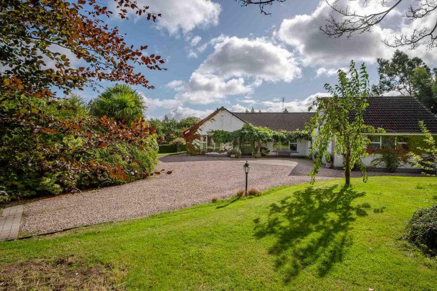 Crabapple Cottage, 29 Craigarusky Road