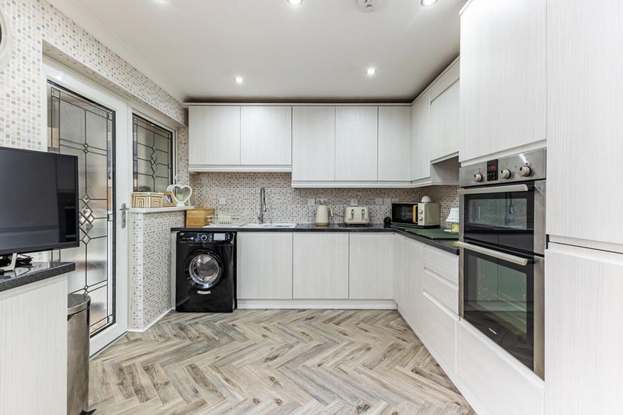 4 Enler Drive