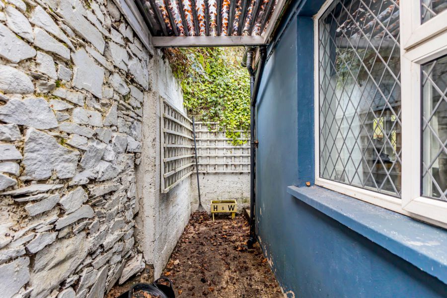 Little Blue, 32 Belfast Road