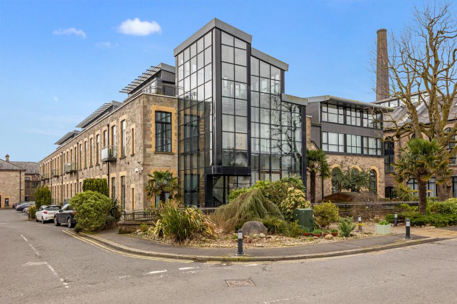 21 The Courtyard, Mill Village