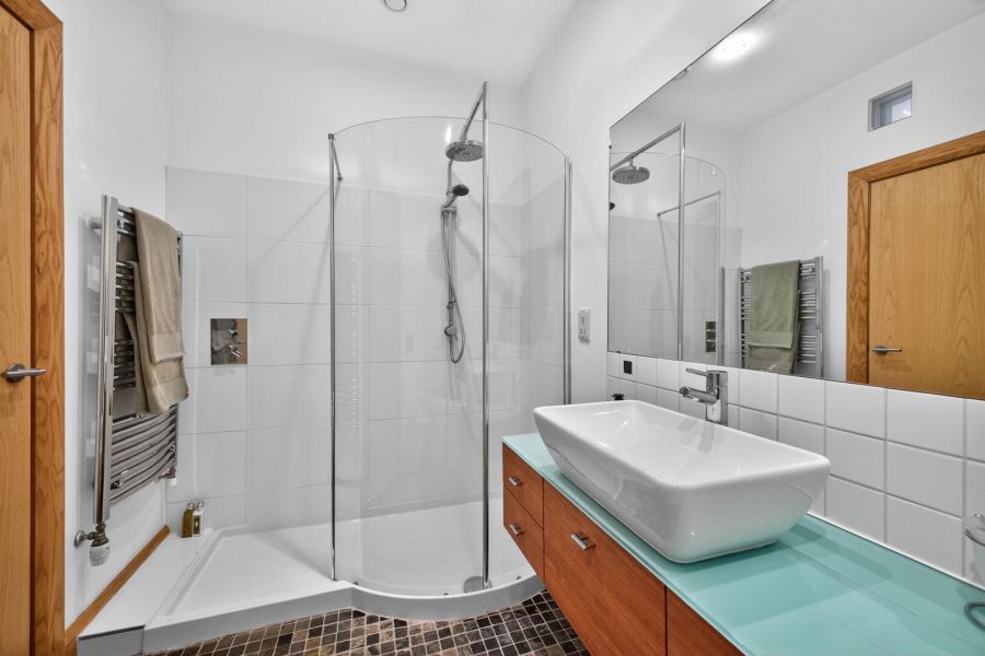 21 The Courtyard, Mill Village