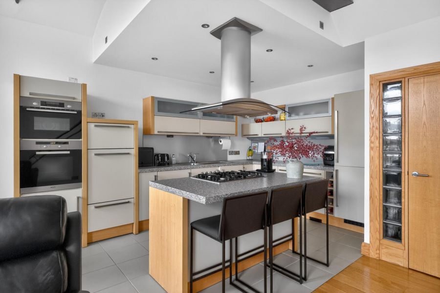 21 The Courtyard, Mill Village